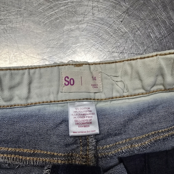 SO Blue and Cream Two-Tone Embroidered Shorts - Picture 3 of 3